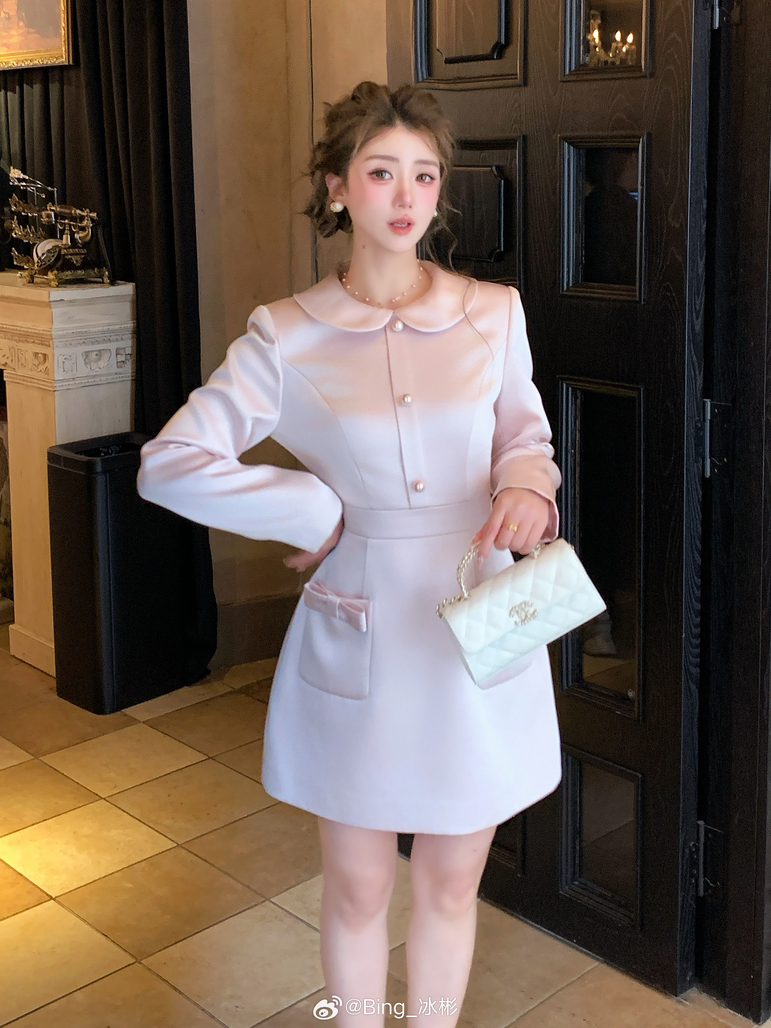 🌸今天正在开这个款优雅缎面小粉裙👗版型堪称完美，每一寸剪裁都让人惊艳~面料更