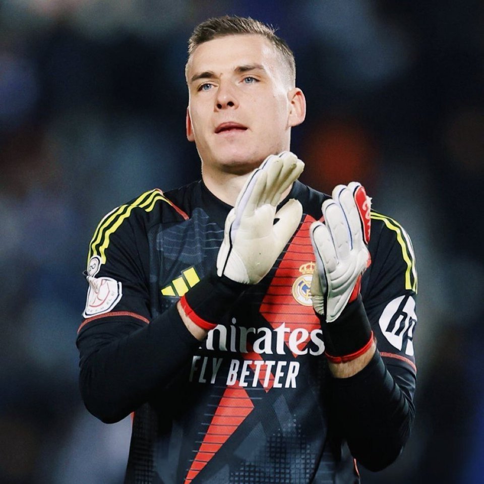 阿斯：卢宁在皇马很开心，他没有忘记俱乐部在他个人困难时期的支持。因此，尽管是替补