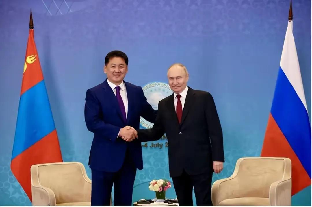 蒙古把泽连斯基气的够呛
近日，俄罗斯总统普京出访蒙古国，泽连斯基见此机会，要求蒙
