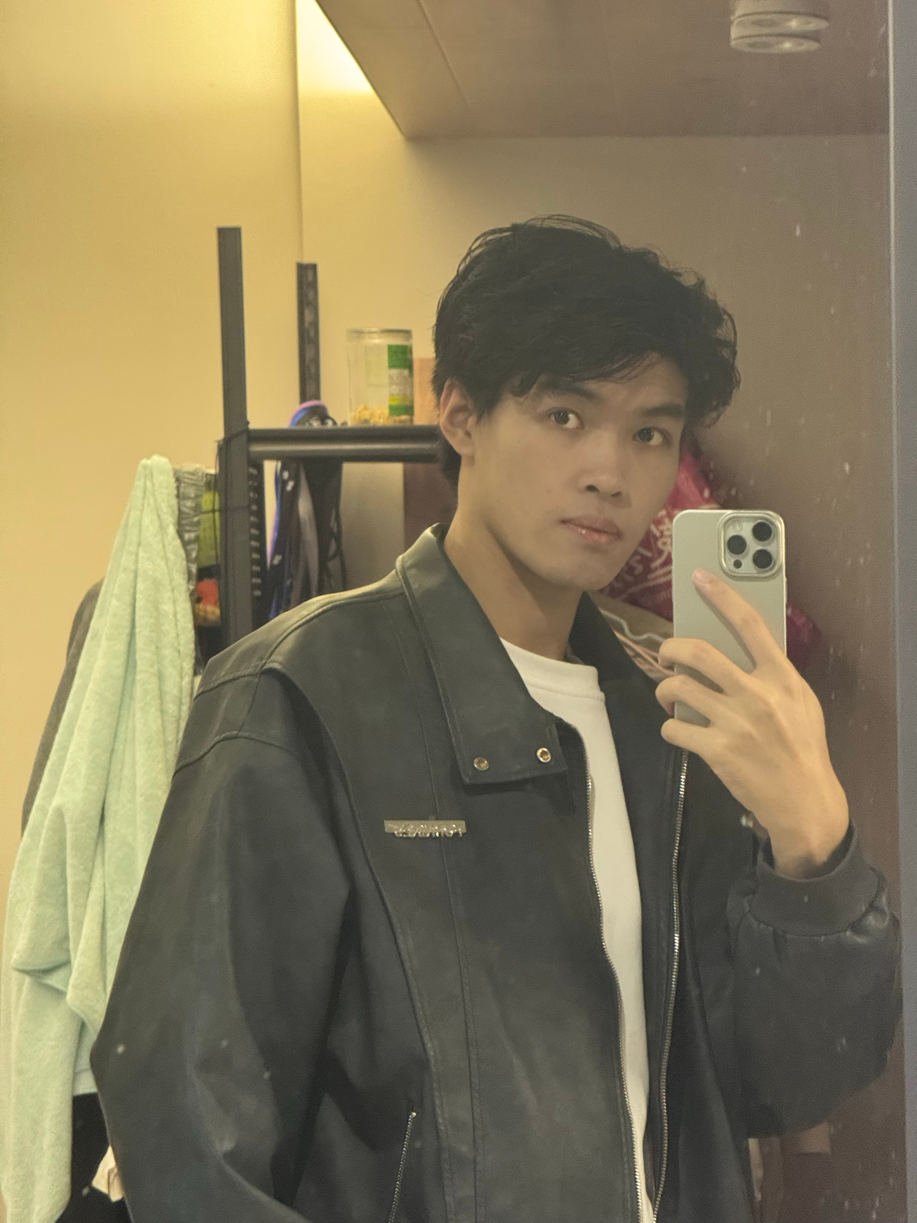 生活手记 纪念一下今年夏天到来前的最后一次穿厚衣服吧广东的天说热就热！ 