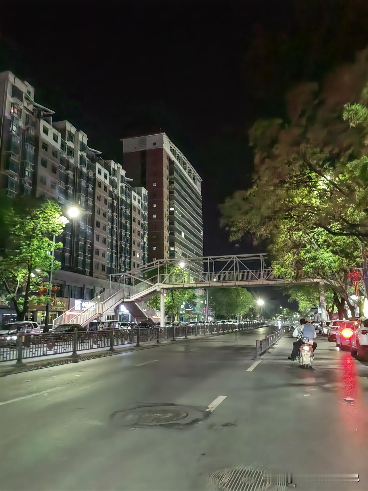 中年人不要到一个20多年的小企业展示自己的能力
一个小企业能发展20年，就跟人到