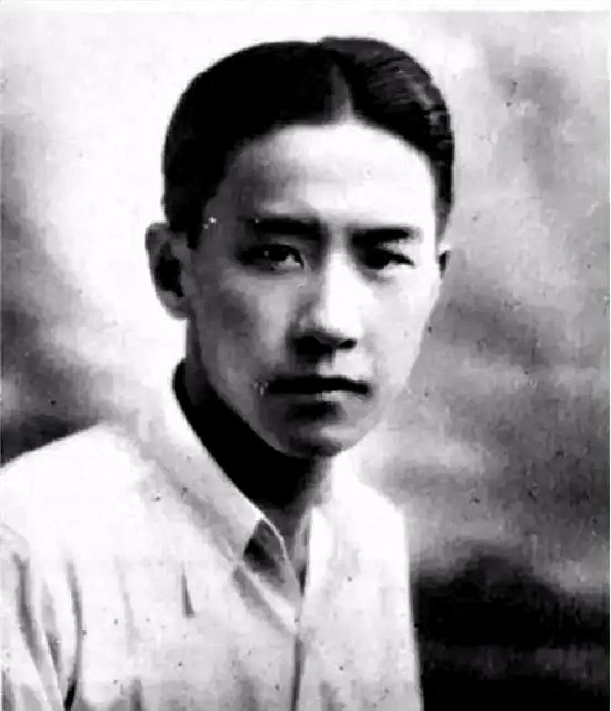 1907年，72岁慈禧看上袁世凯的17岁儿子袁克文。她问袁世凯愿不愿意把儿子留给