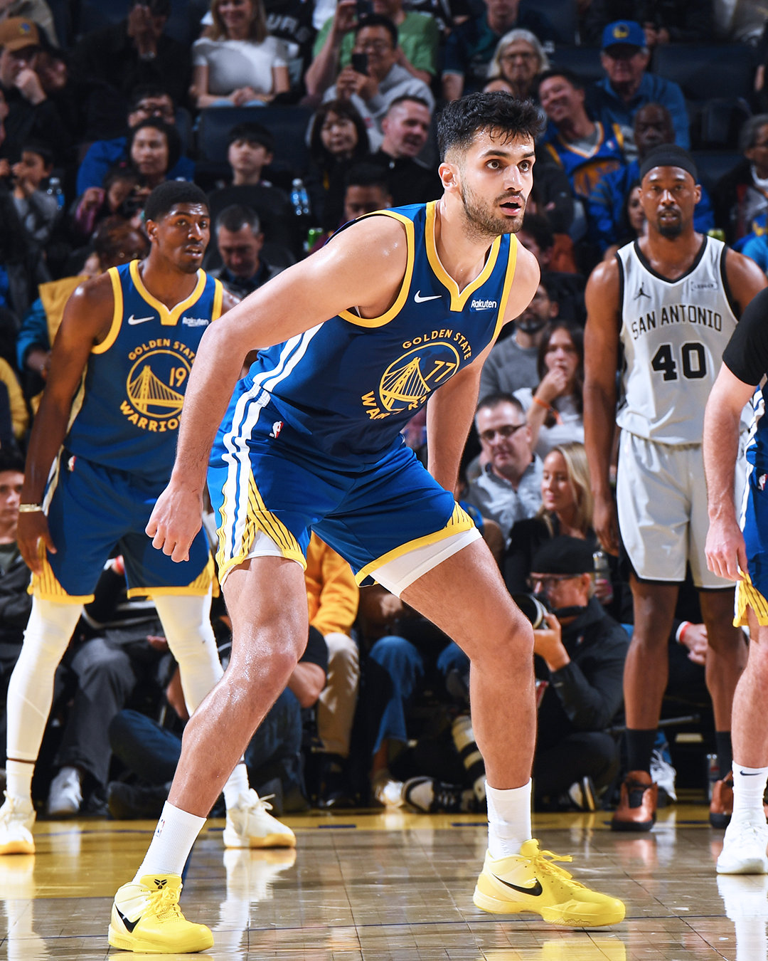 尤尔特塞文17分，8篮板，4助攻，1盖帽。马刺vs勇士