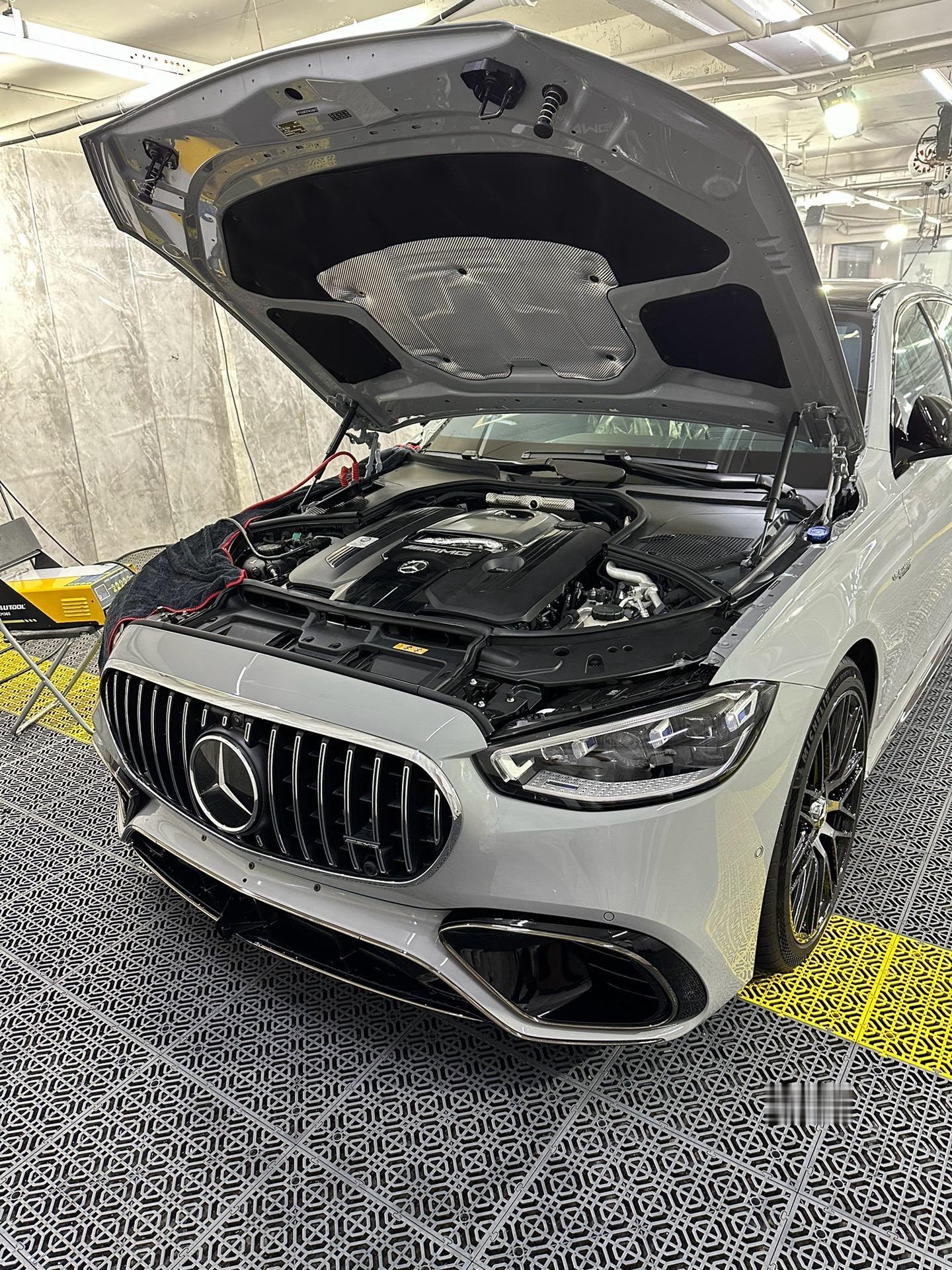 青岛第一台首发特别版 Mercedes AMG S63L Edition one
