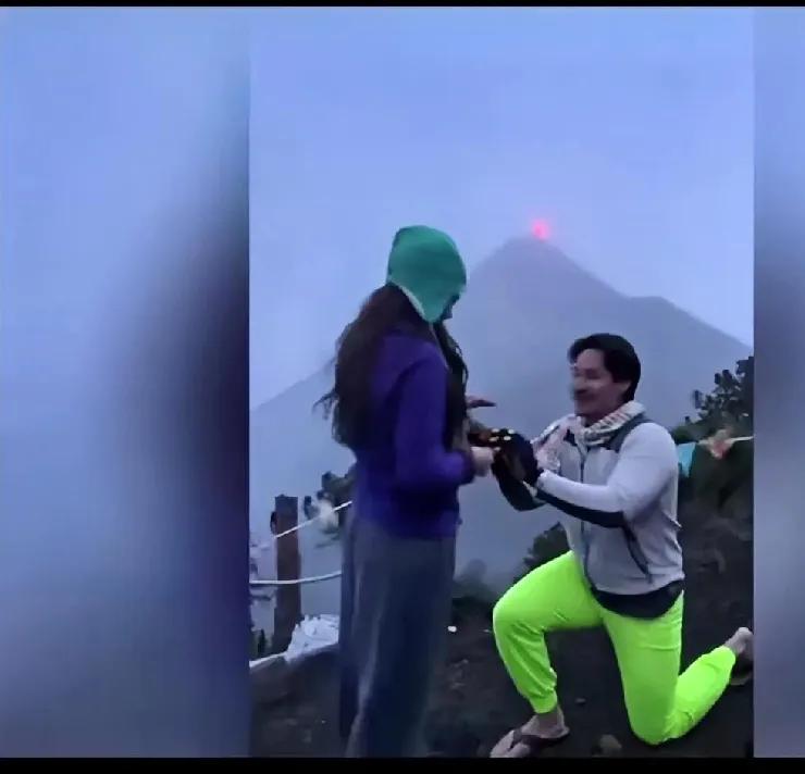 男子求婚，居然火山喷发，他到底做了什么事情？老天都在帮他