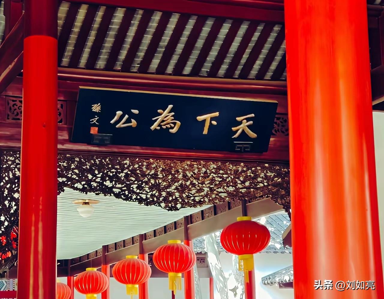 百分之九十九的普通人，骨子里都是爱国的！
他们从不高声呐喊，只是默默守好岗位、撑