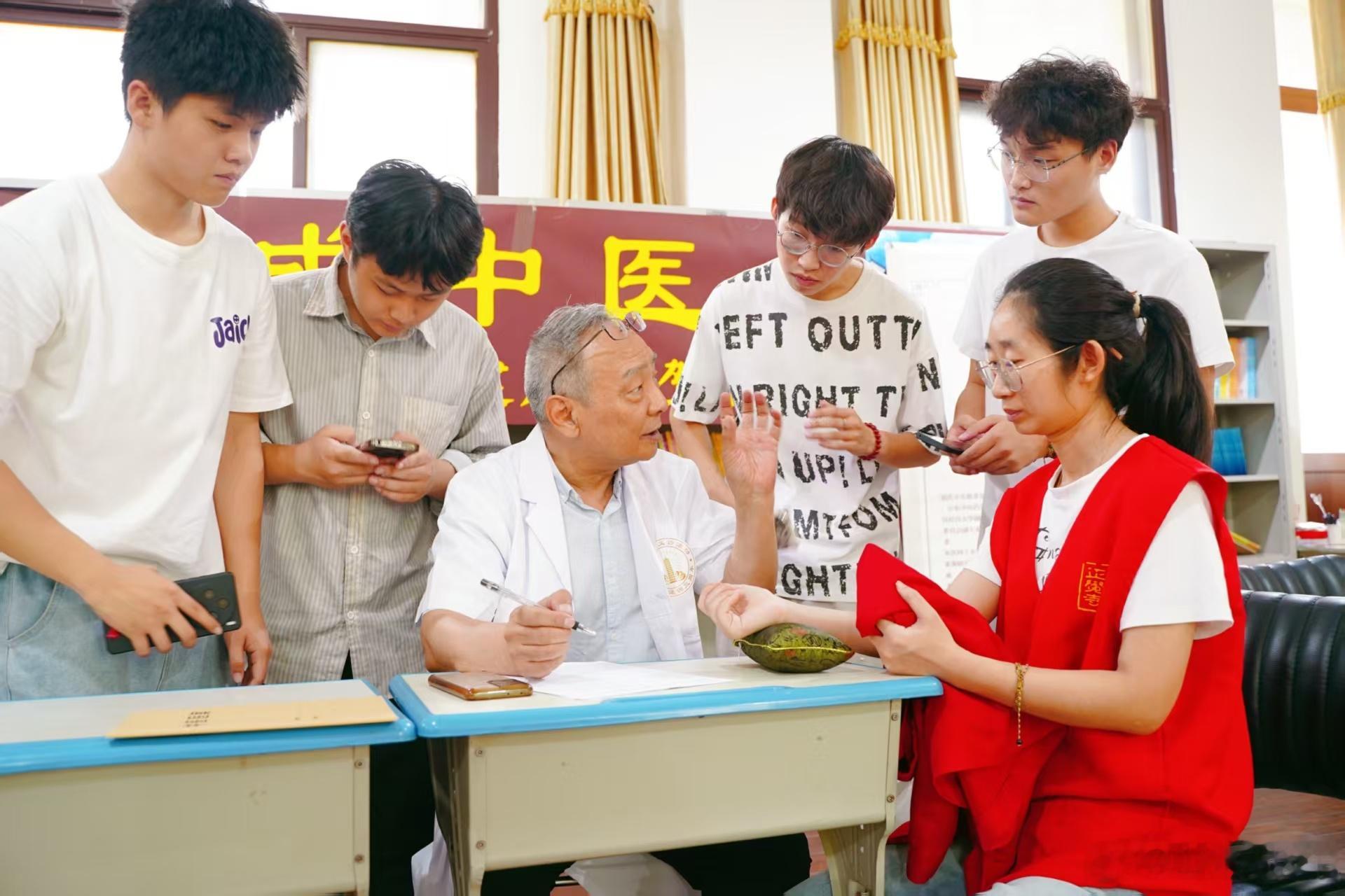 《内经》六层心神进阶·极简背诵版原文串诵所以任物者谓之心；心有所忆谓之意；意之所