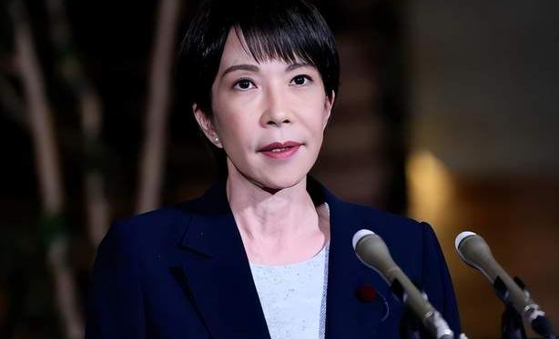 你敢信？日本老百姓现在最着急的事，居然不是改宪法，而是下个月的养老金还够不够花。