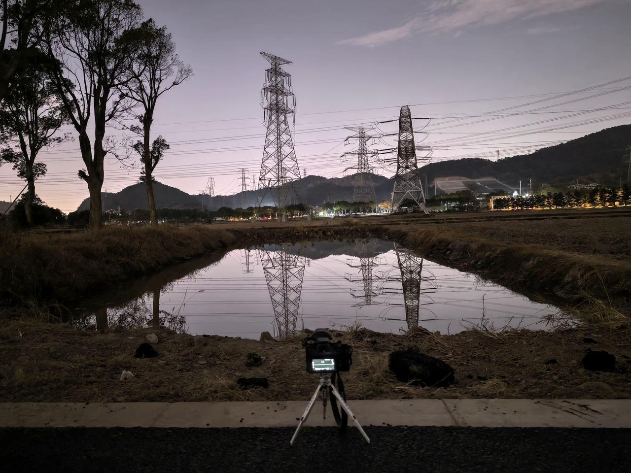 有没有觉得，昼间看起来平平无奇的那些，到了晚上却别有一番味道！
夜摄