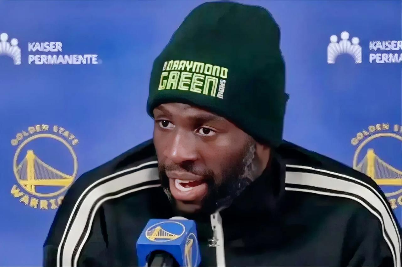 追梦-格林：我心目中的NBA历史最佳阵容是以下这五位球员！

控球后卫：斯蒂芬-