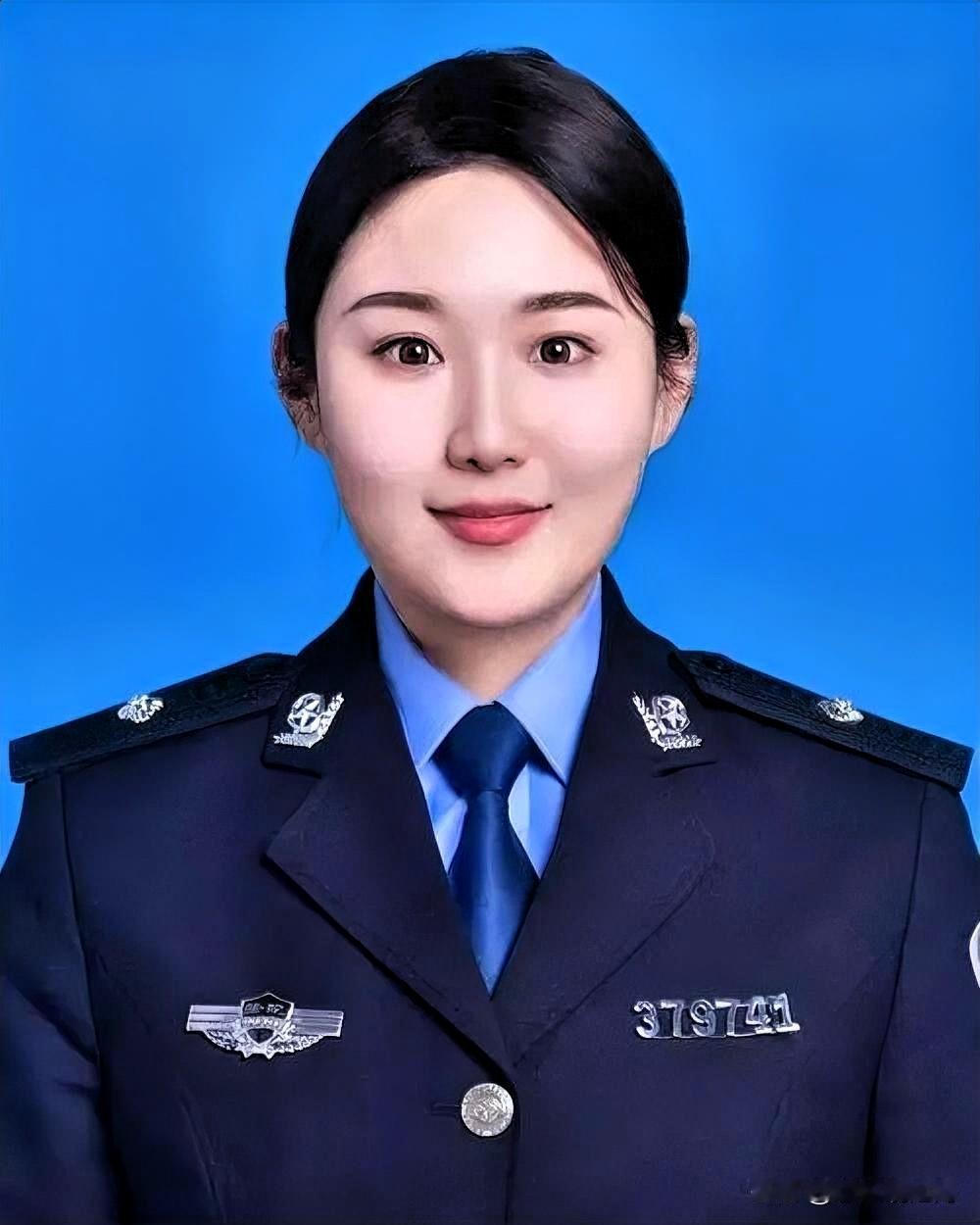 说实话，头回听说李晓婷这个名字时，我心里是犯嘀咕的。

一个一米六几的姑娘，在辽