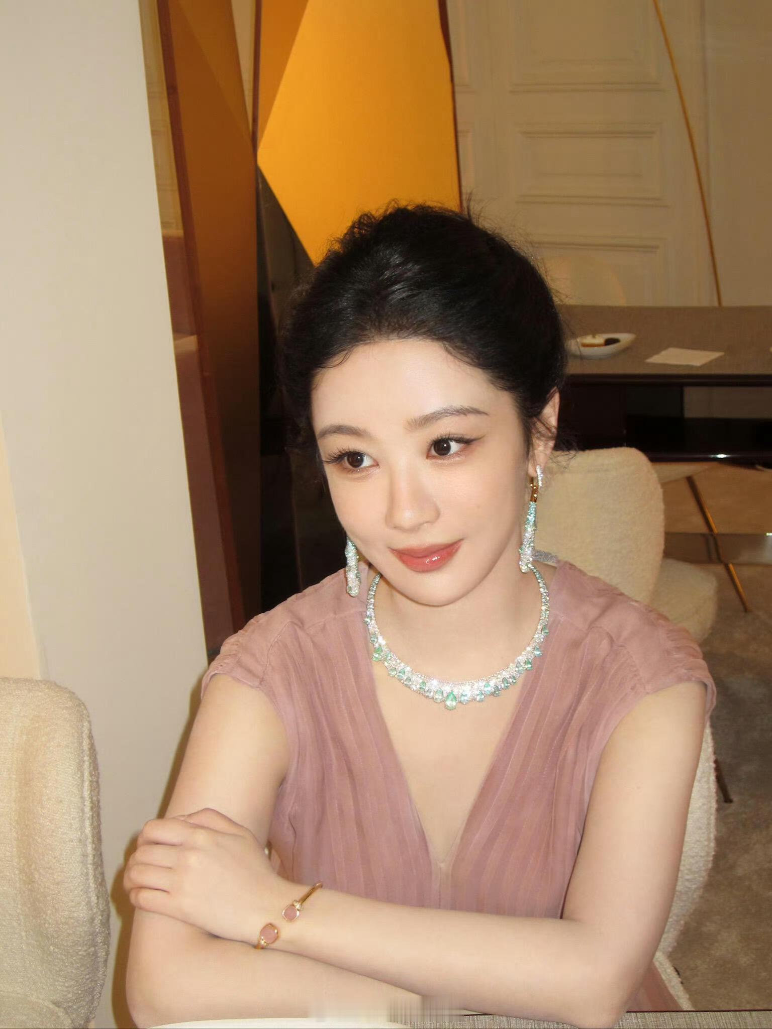 宝曼兰朵真的好衬视后好漂亮的珠宝 