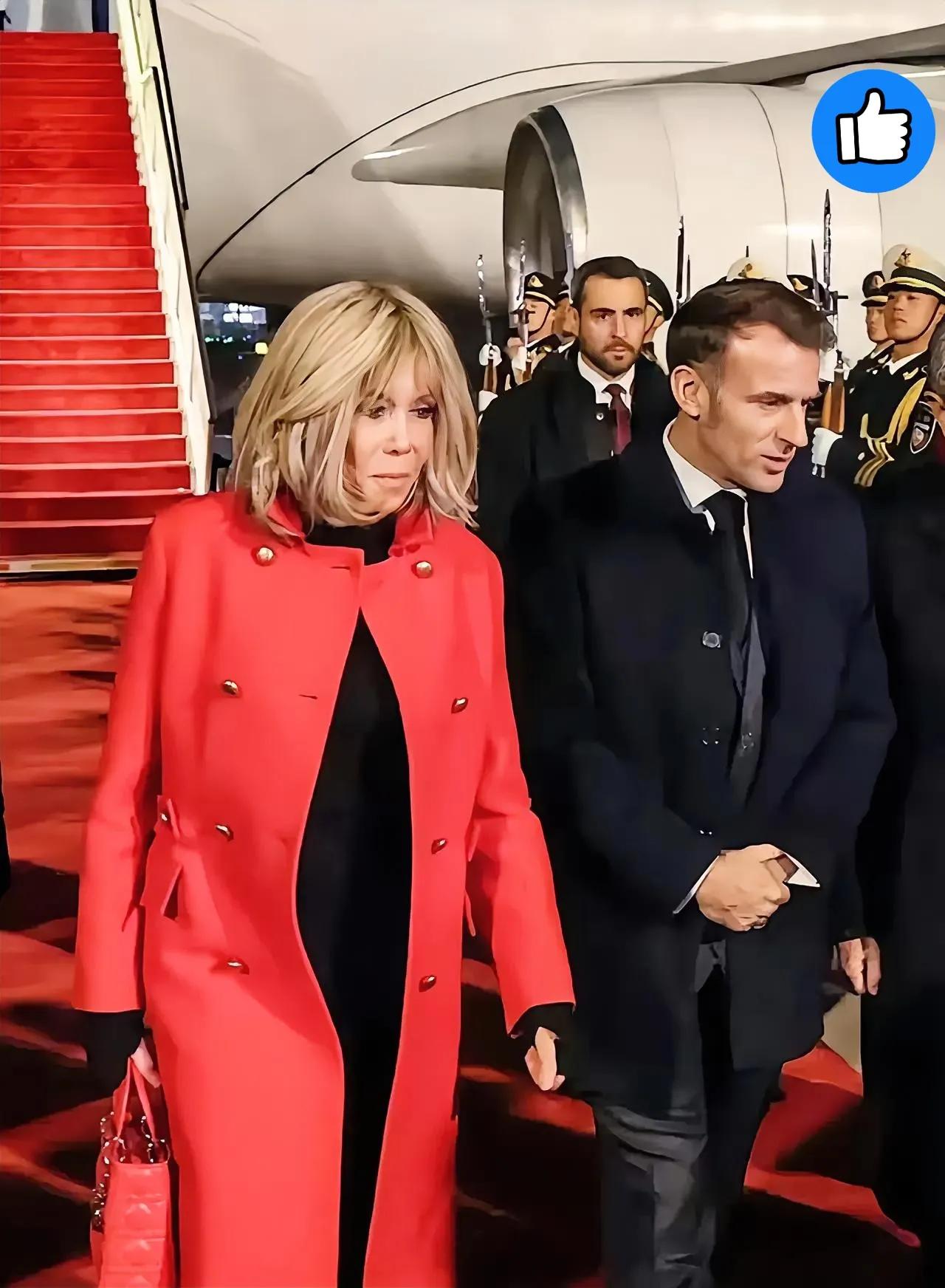 马克龙结束访华之行，法国随行人员：好震撼！我们住的酒店在高楼之间，成都的高铁站像