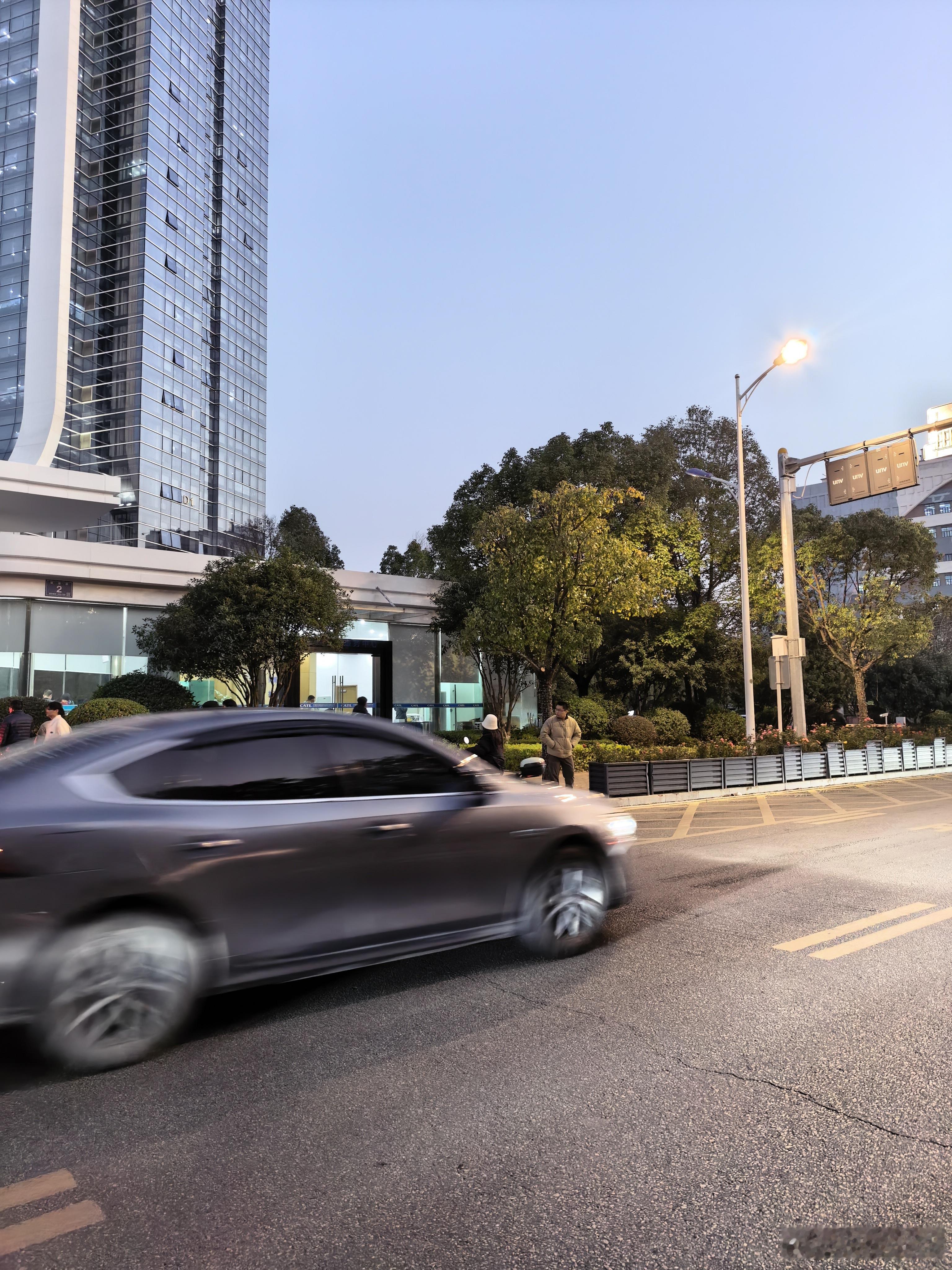 又有一个xxT项目立完了看来有点猛的东西，很快就要来了鸿蒙智行