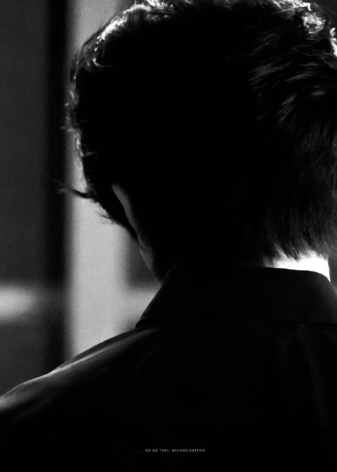 宋威龙打完暑假工又来打寒假工 暑假被凌霄和罗韧迷得七荤八素，寒假又迎来林屿森，宋