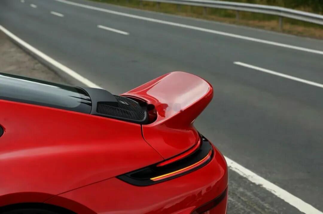 911GT3迎来复古鸭尾！这颜值直接封神纽北拍到的992.2 GT3原型车GT3