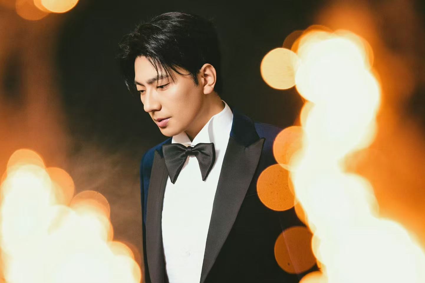 海来阿木彝族歌妈妈海来阿木唱彝族妈妈海来阿木用彝族歌唱《妈妈》 