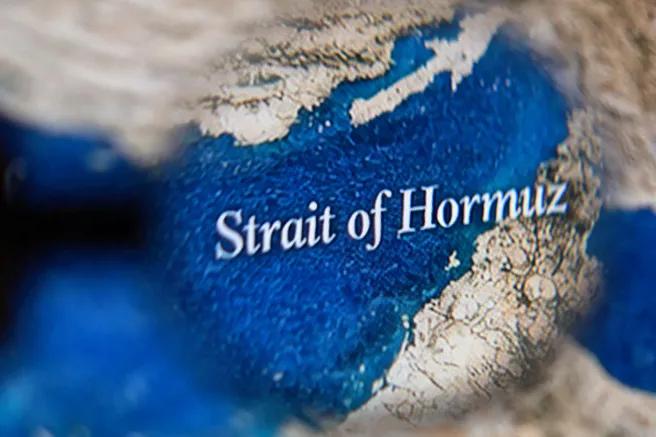 海峡重开半小时就获“感谢”，特朗普的油价焦虑藏不住了

17日清晨5时起，以色列