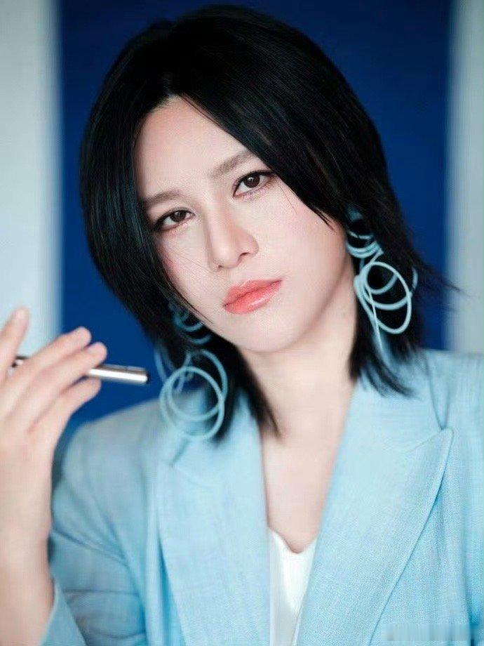 尚雯婕找到比浪姐更累的综艺了巴黎合伙人名场面 浪姐只需打磨舞台，《巴黎合伙人》里