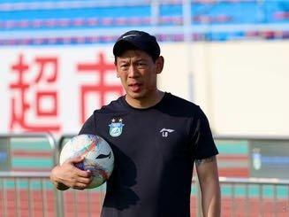 【望岳图集】泰山城建备战齐鲁超赛，周日客场打济南，全队全力训练网页链接