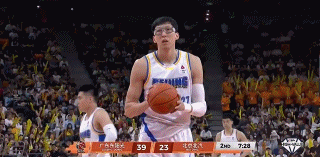 抽象罚球！CBA京粤大战，周琦3分+9板+1帽，中国篮球罚篮第一人，两场罚球合计