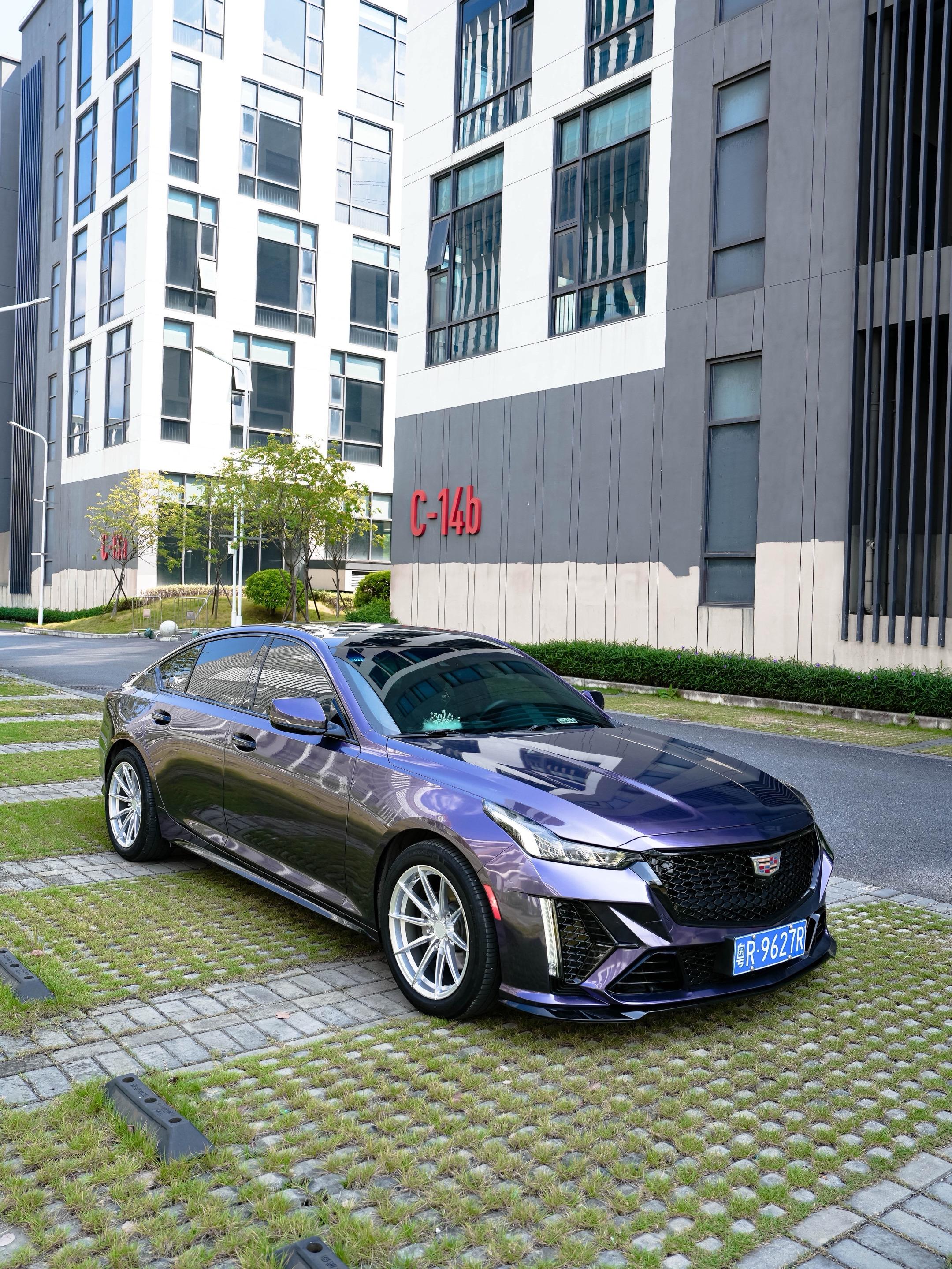 太帅了！！紫色的破阵前杠搭配银色的轮毂！