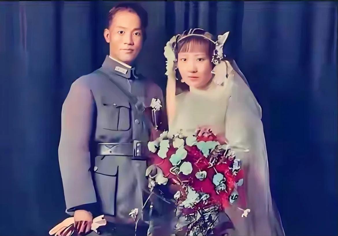 1932年，上海，陈诚与谭祥新婚时的一张合影，当时婚礼规格极高，蒋宋夫妇都有出席