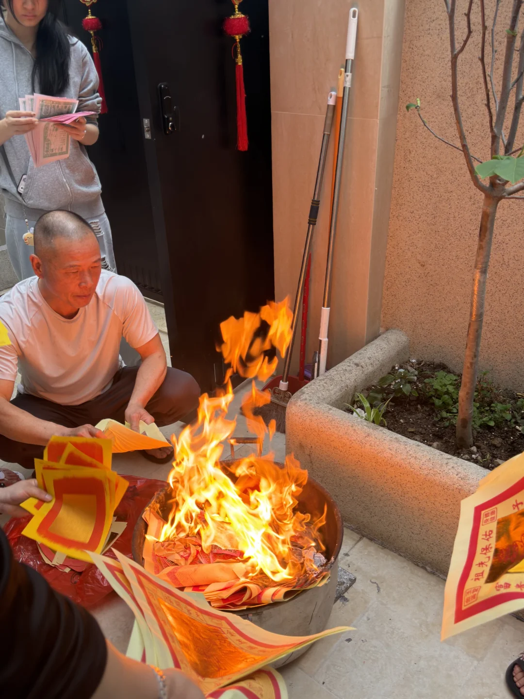 每个节日持续的意义 都因为在于 在人世间