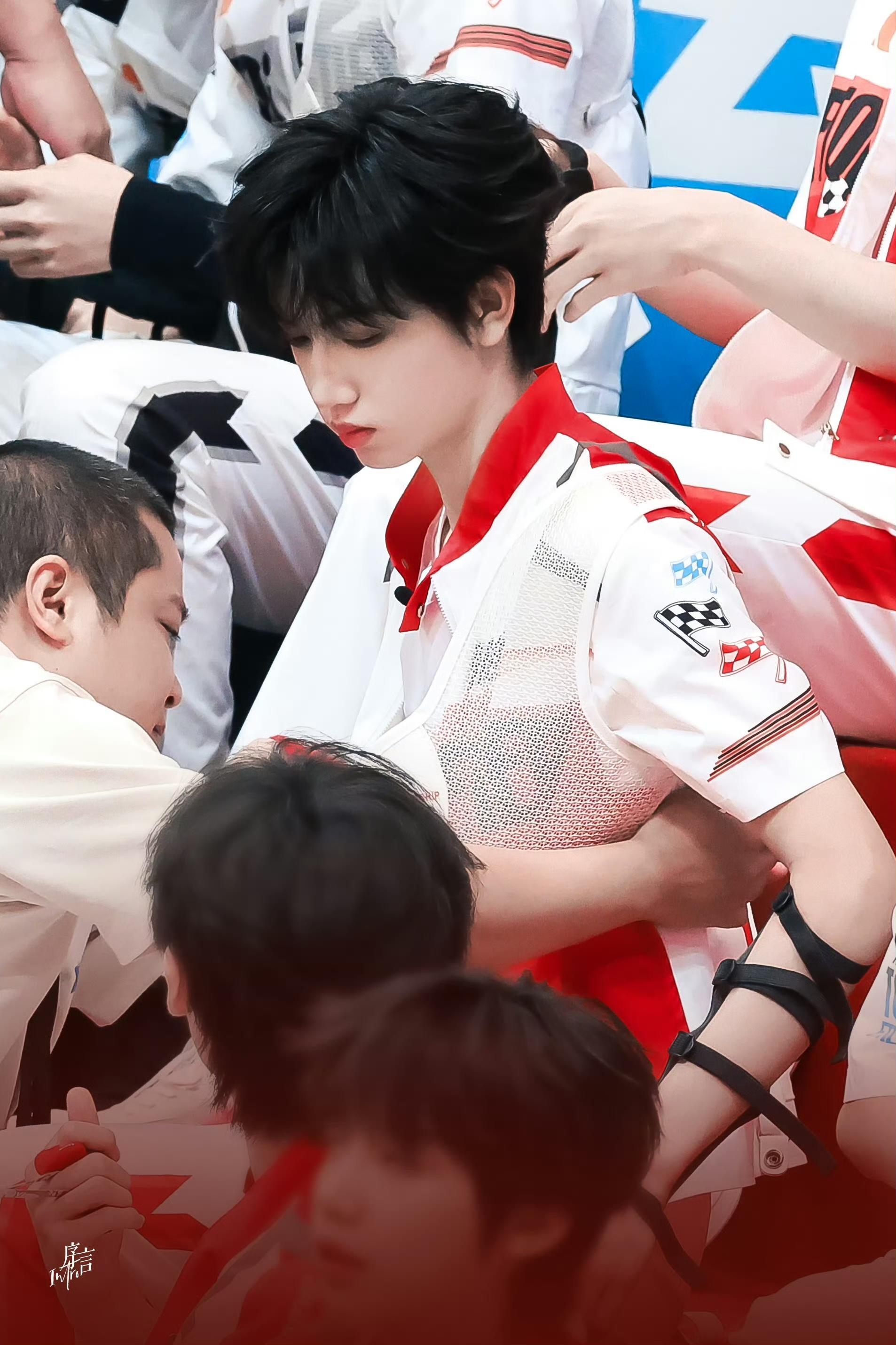 【投稿】张桂源 运动会生图的神 .TF家族红队 骨相就是如此权威，期待运动会更多