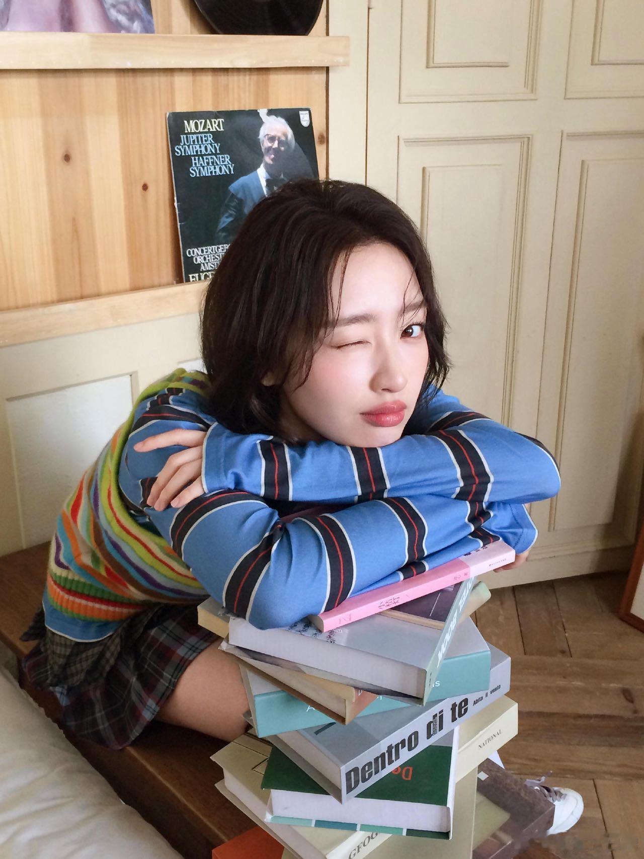 邓恩熙天选高松格邓恩熙wink那一下 邓恩熙诠释角色超有感染力，眼神里满是故事感