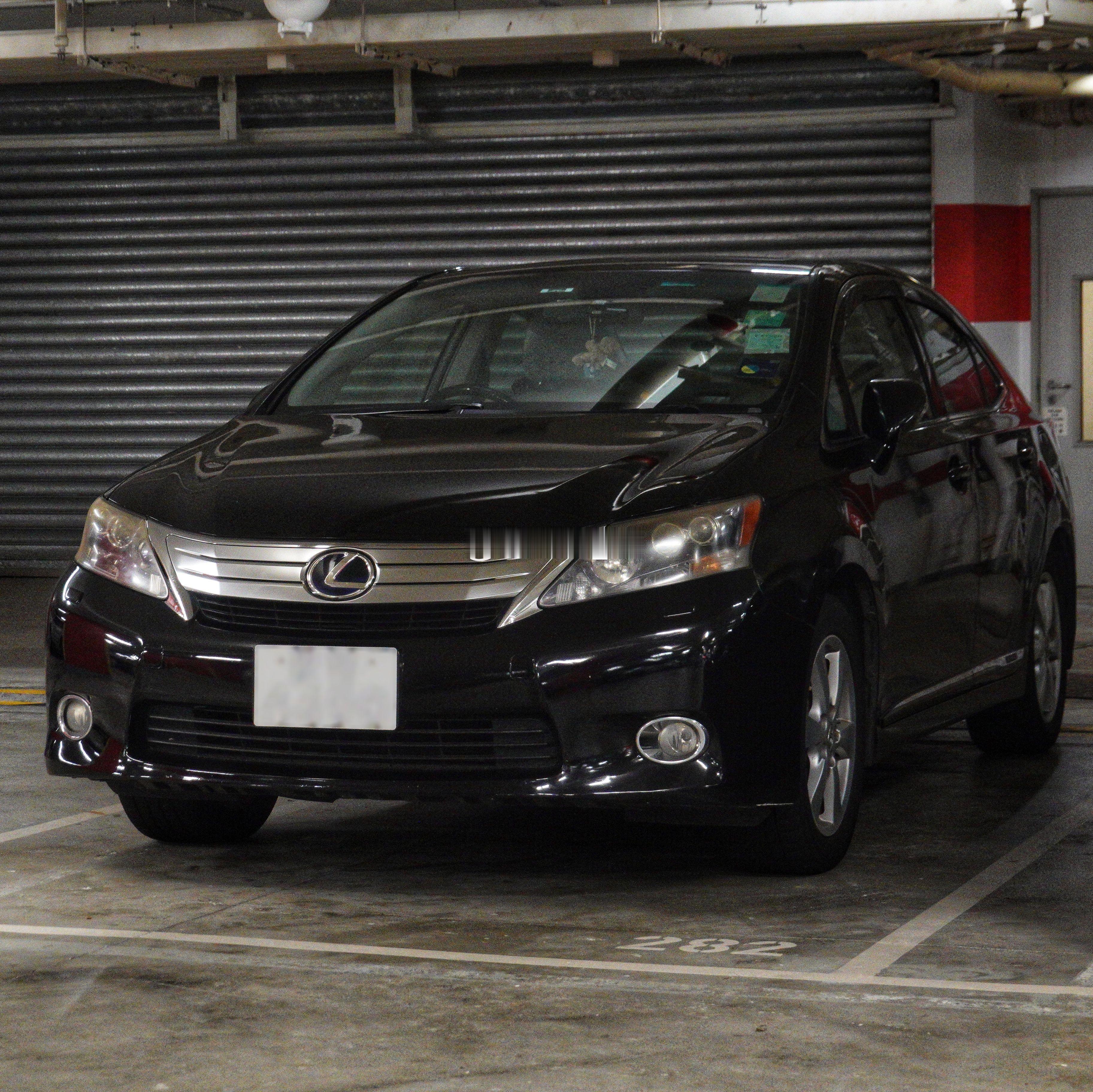 凌志Lexus HS250h 前期型（ANF10)。这是一款在凌志产品序列中颇具