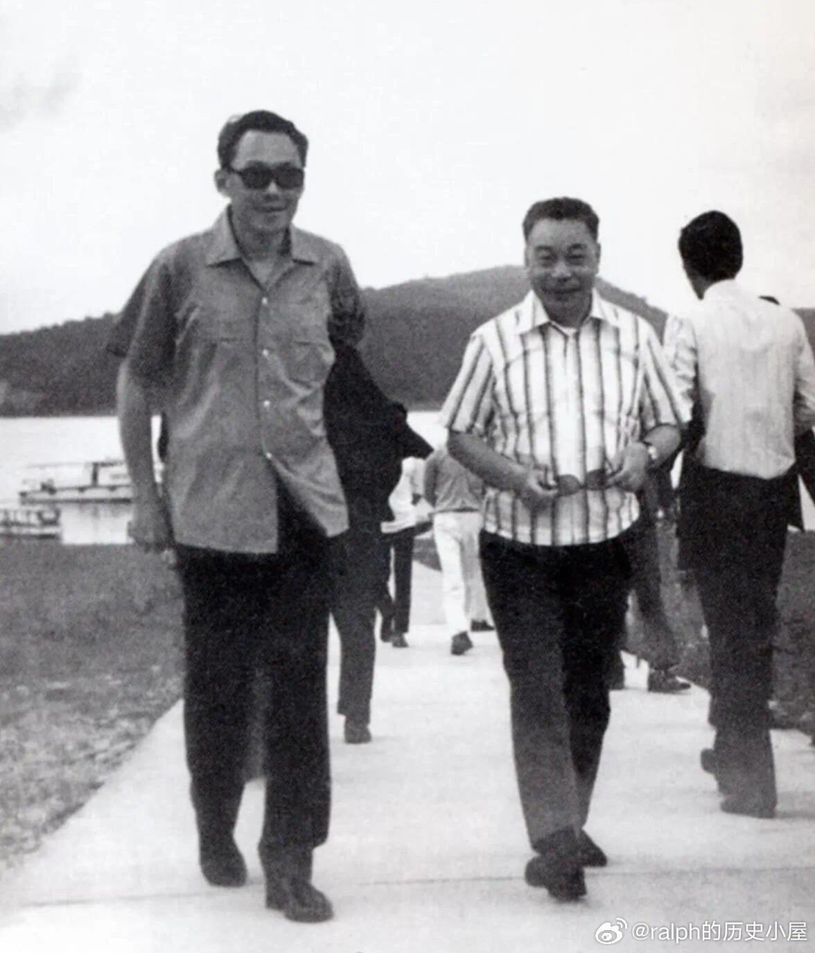 1973年5月新加坡总理李光耀第一次访问台湾，蒋经国不仅亲自去机场迎接，还抽出闲