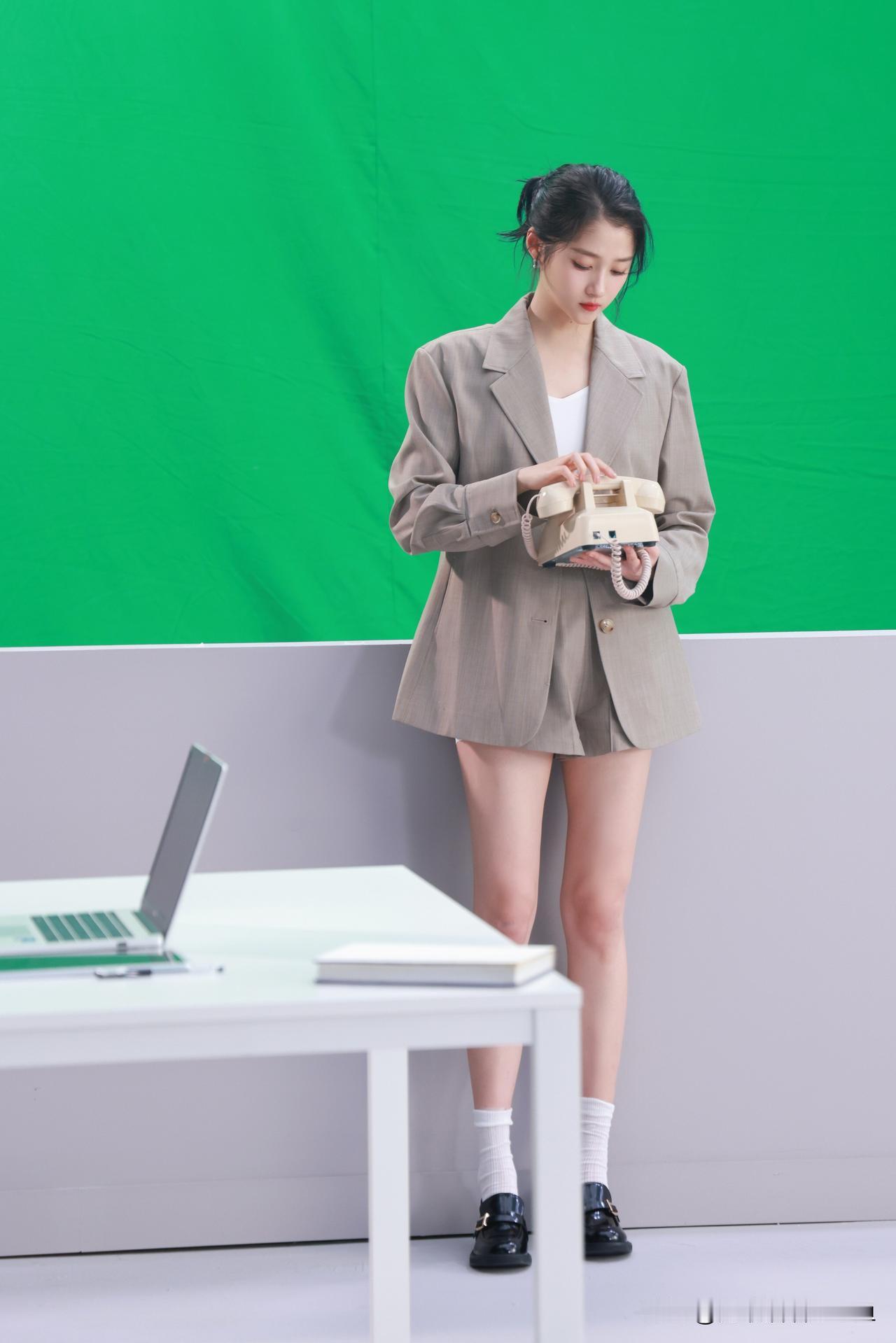 关晓彤分享图片