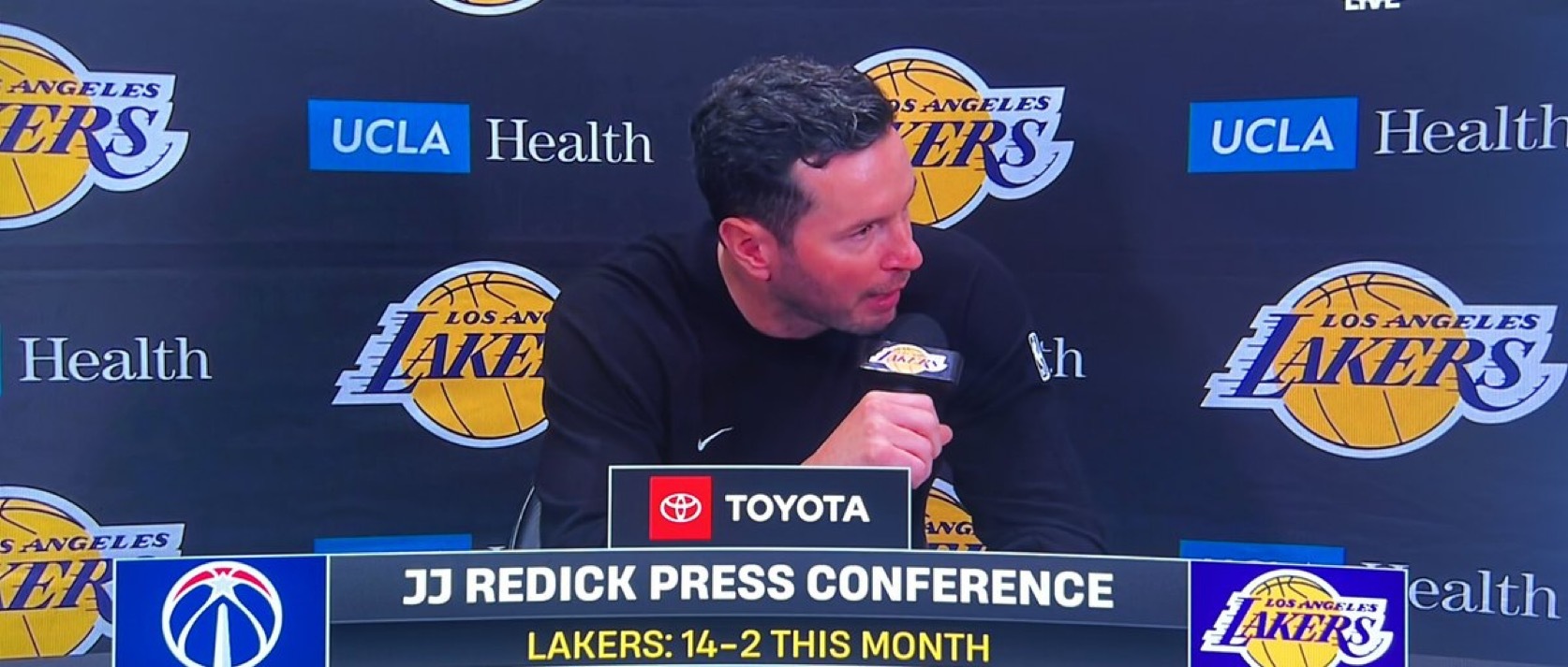 雷迪克表示，内线球员应该在禁区内做好自己的工作：“对我们来说，我们只有在内线才能