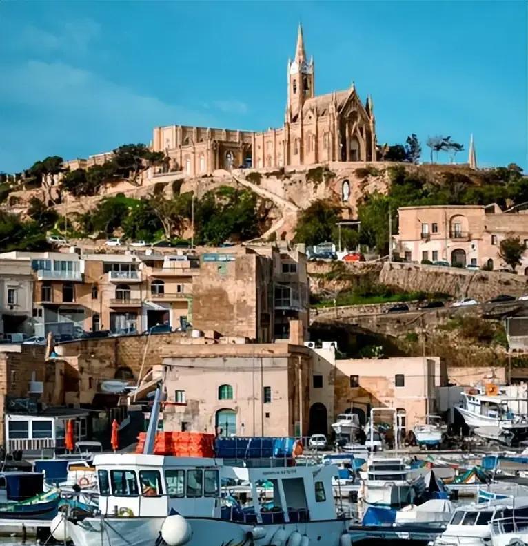 2025年底，马耳他这个地中海小岛国突然调整永久居留计划，让不少中国家庭又开始热