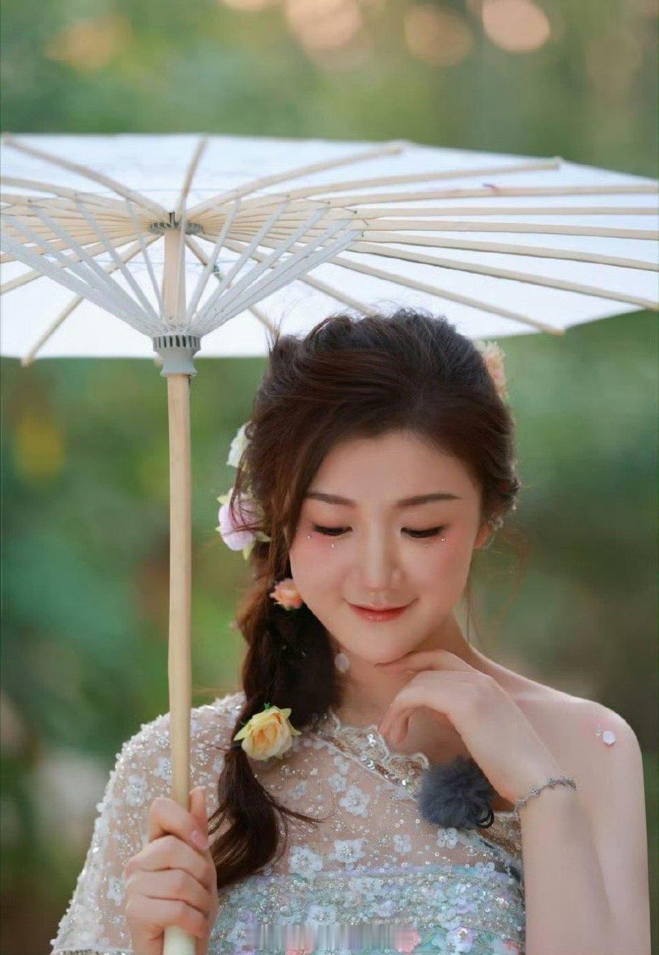 从未见过这样的陈梦，这小蛮腰真的爱了身材原来这样好，以前一直以为她有点胖 