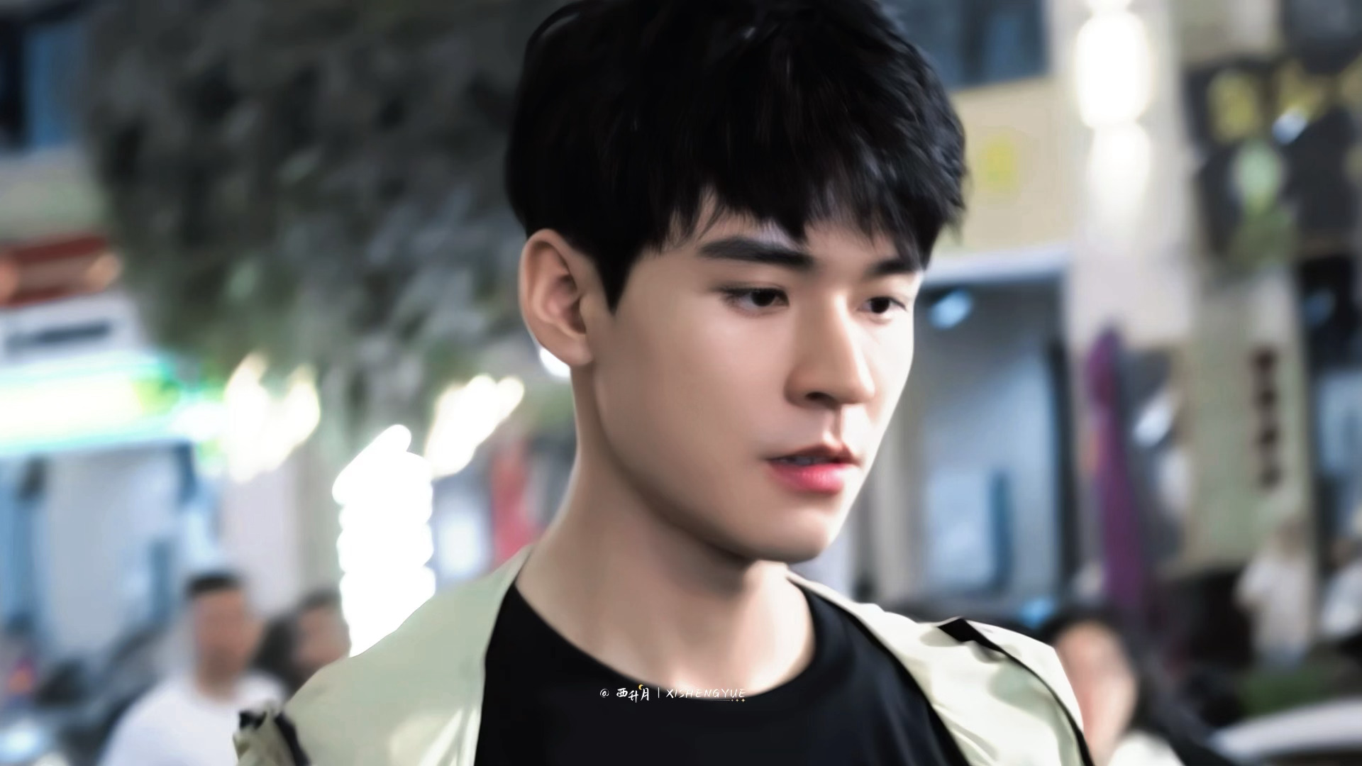 被人拿着🔪威胁但是完全无惧甚至还盯着步步逼近…叶谦这个眼神帅的我尖叫🙀龚俊 