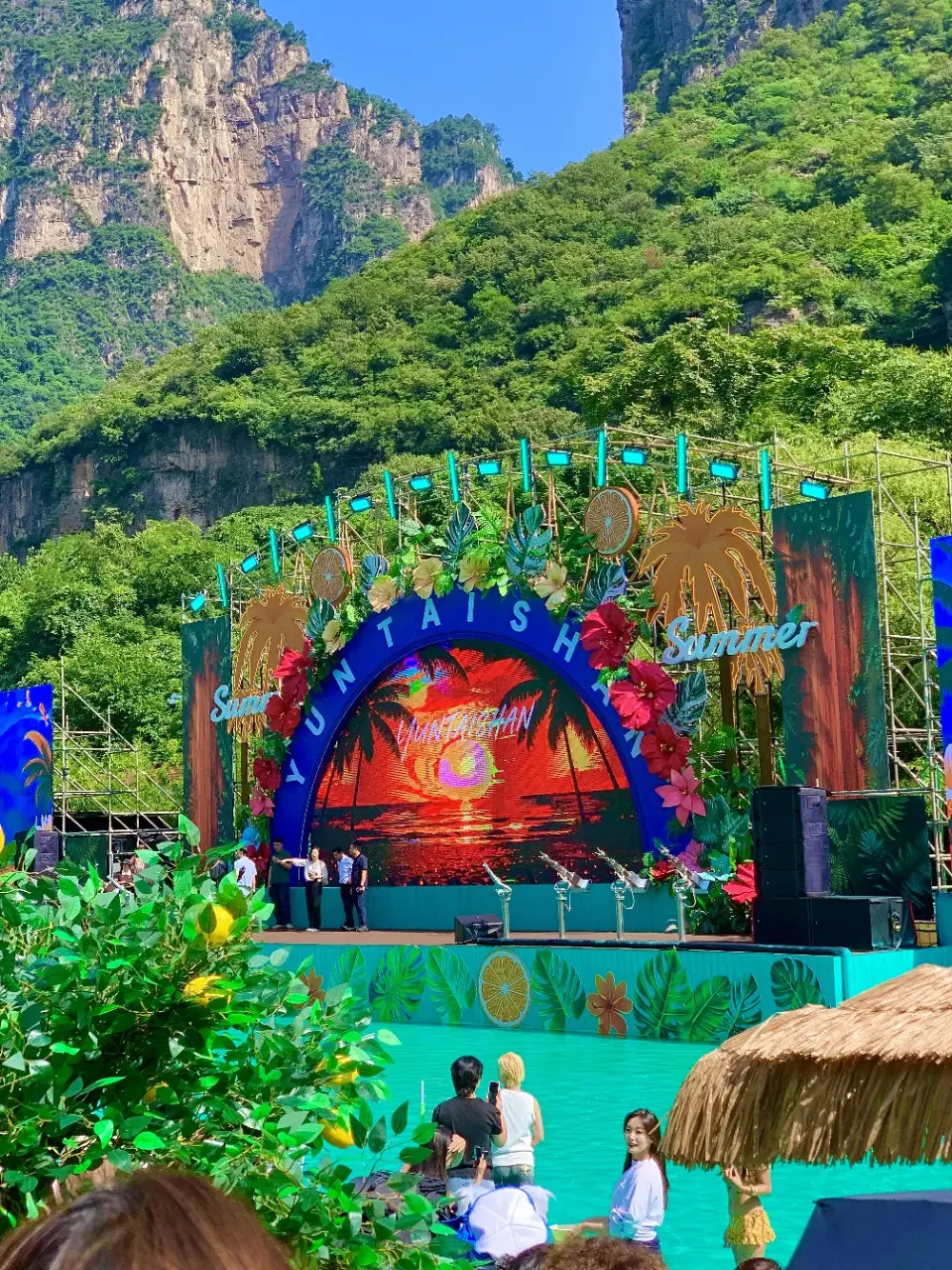 三伏天遛娃好去处🍓进山玩水体验挺不错。城里高温闷热很难受，特意带娃来...