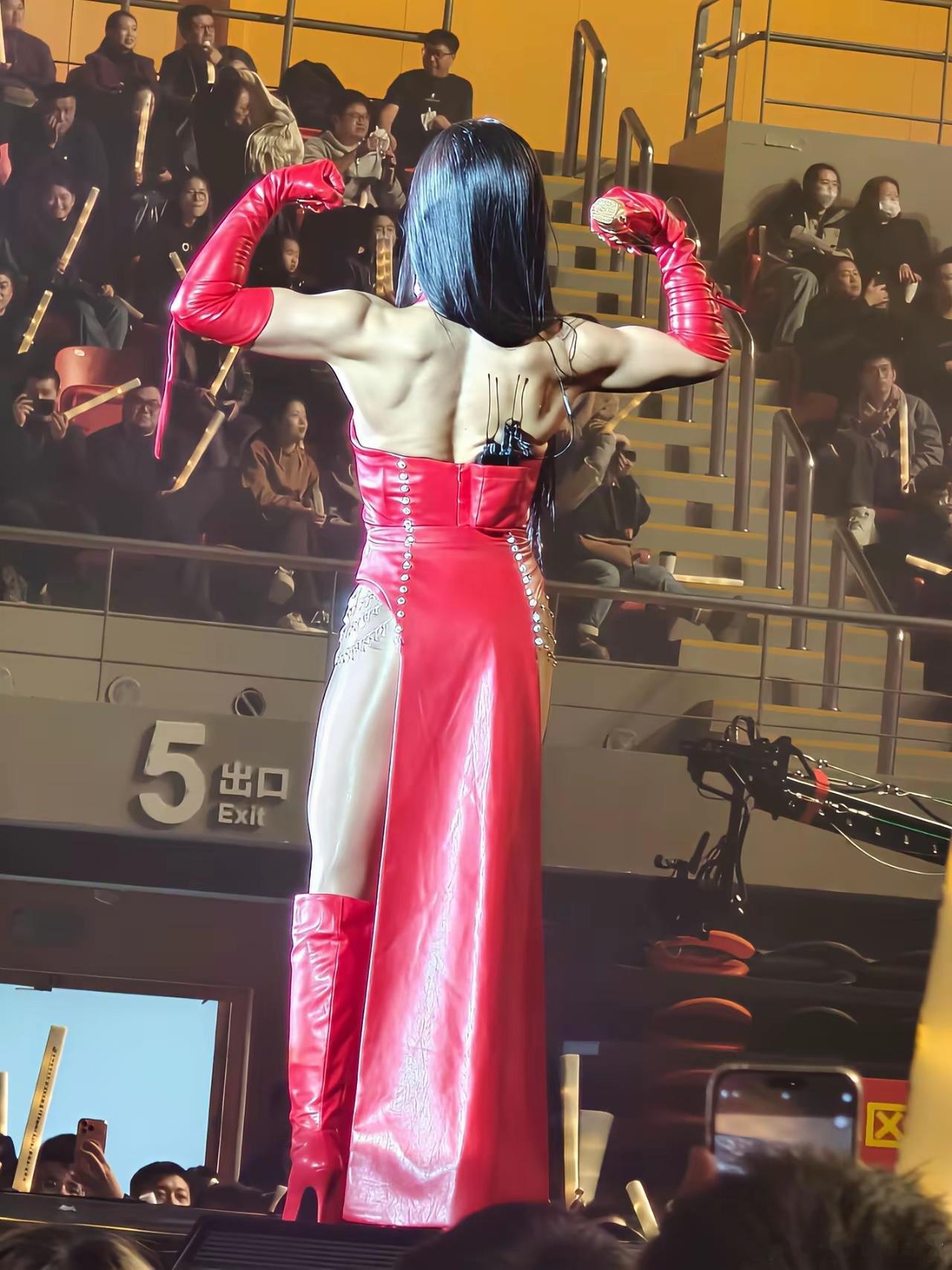 江映蓉肌肉女，这牛娃背太牛了江映蓉 石家庄