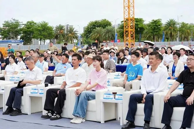 奥运冠军“超级丹”海南办学！林丹国际羽毛球教育中心正式开工！ 