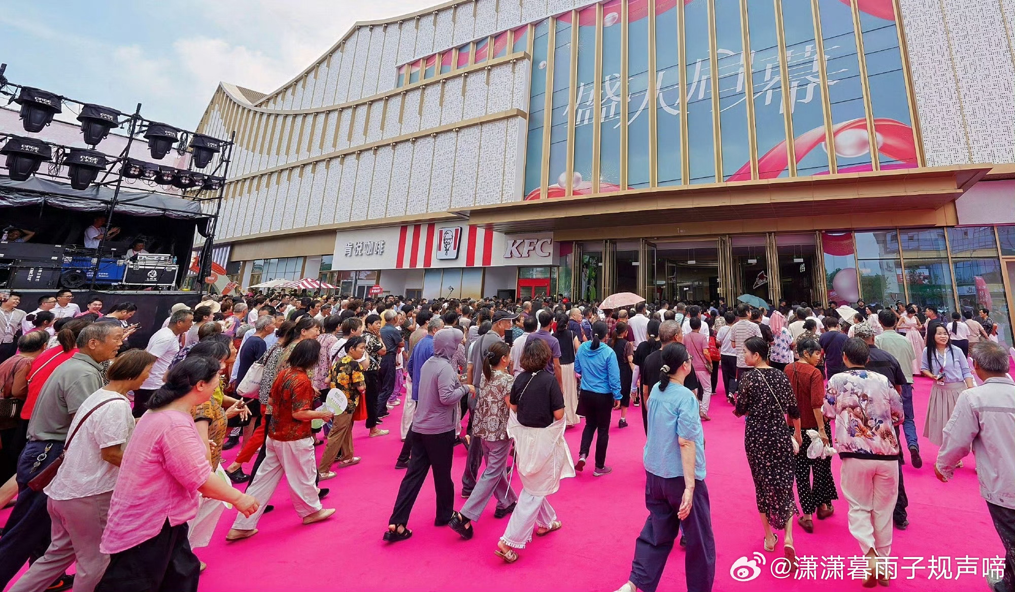 衢州龙游新晋潮流打卡地标 一站式新商场在龙游开业，面积大，半数品牌是城市首进，特