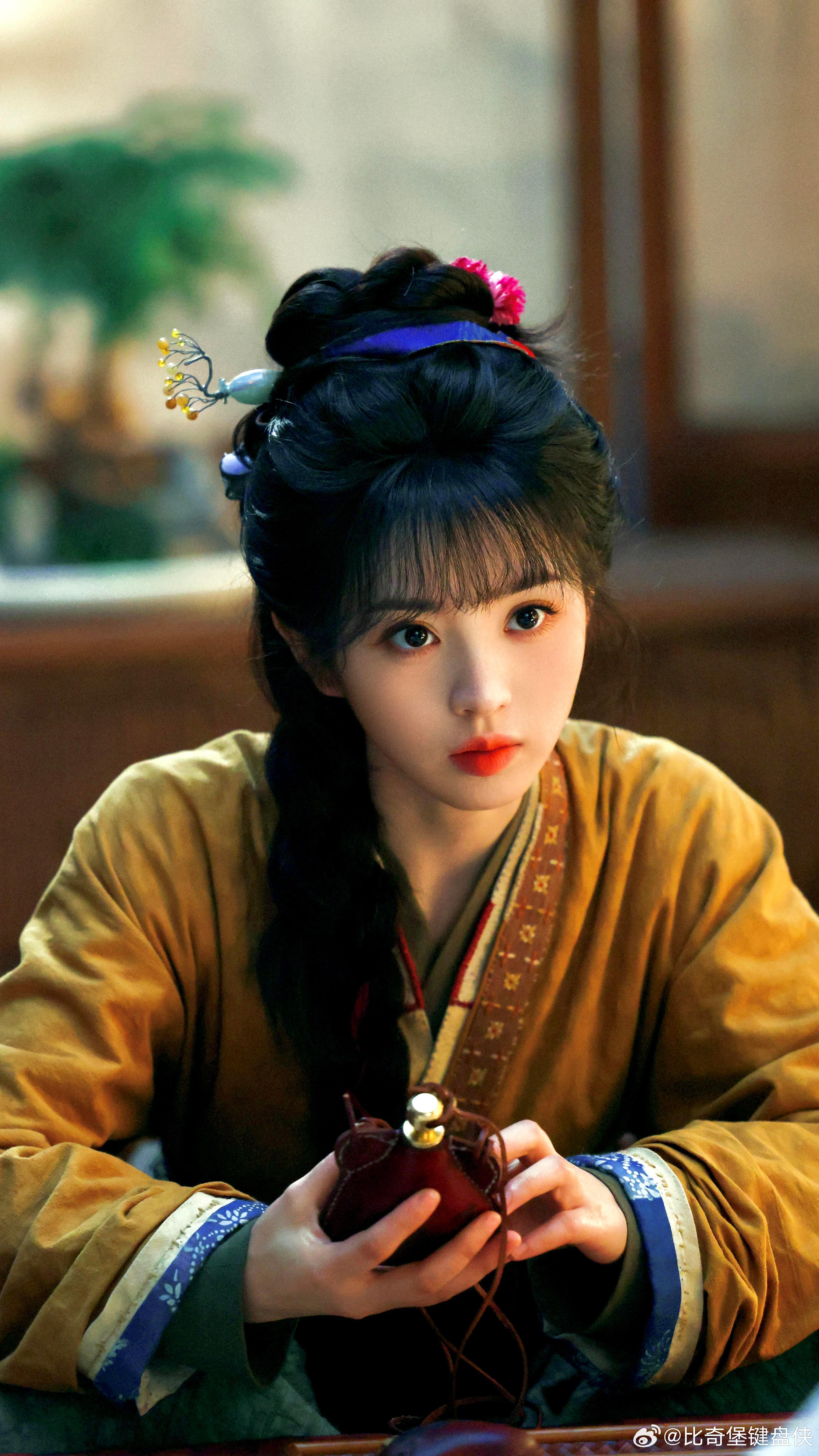 田曦薇第一位双平台破万女演员 已经把身边所有人都安利去看《逐玉》啦😆剧情丝滑好