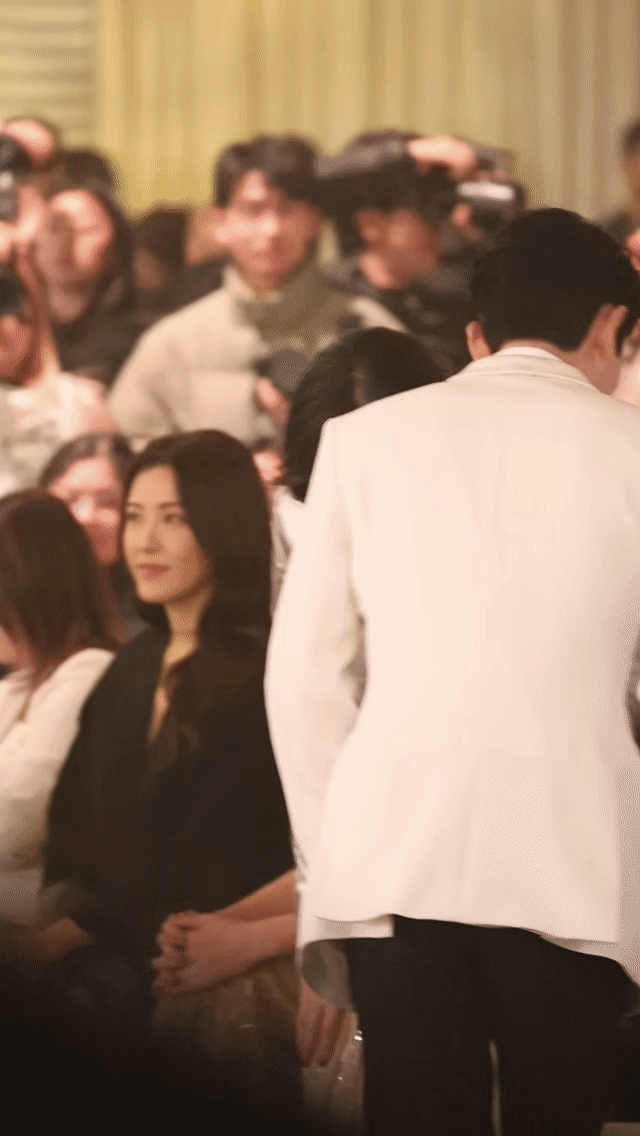 朱一龙曾黎高圆圆同框了 谁懂啊！白月光级别人物同框暴击！朱一龙的矜贵、曾黎的优雅