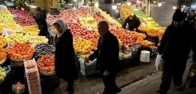 伊朗采取极端措施了！
 
1月8号那天傍晚，伊朗整个国家的互联网突然就断了，手机