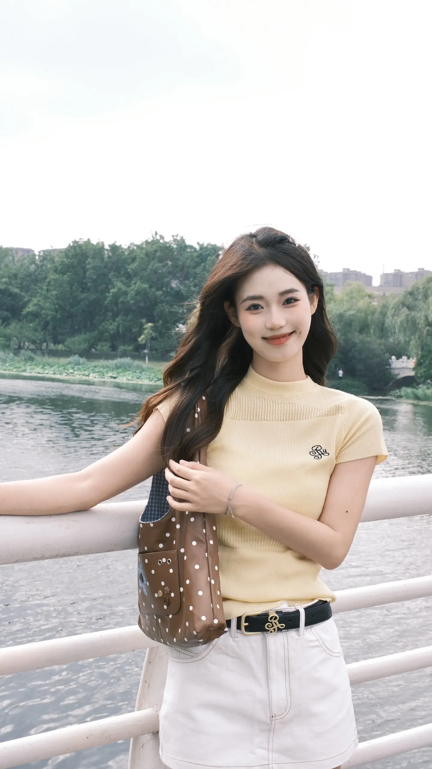 我的爱会攀上窗台盛放