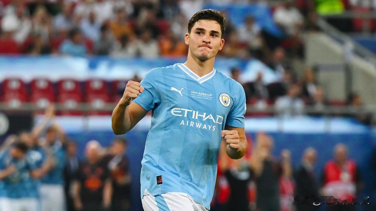 阿尔瓦雷斯夺冠后，凯恩又被拿出来鞭尸了…
曼城在联赛最后一轮击败西汉姆联后才确定