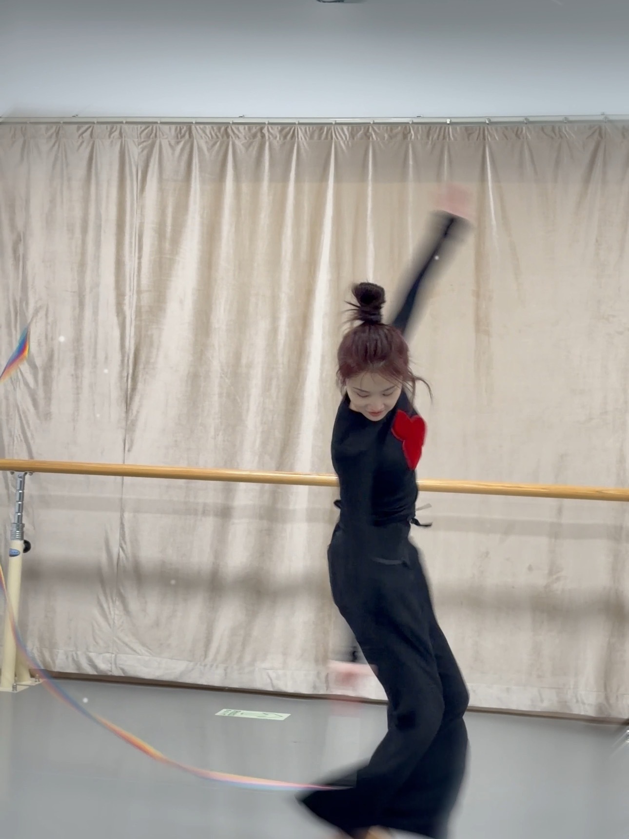 娜扎数了张慧雯转了18圈被娜扎的细心暖到了～张慧雯“转圈”官宣乘风2026，娜扎