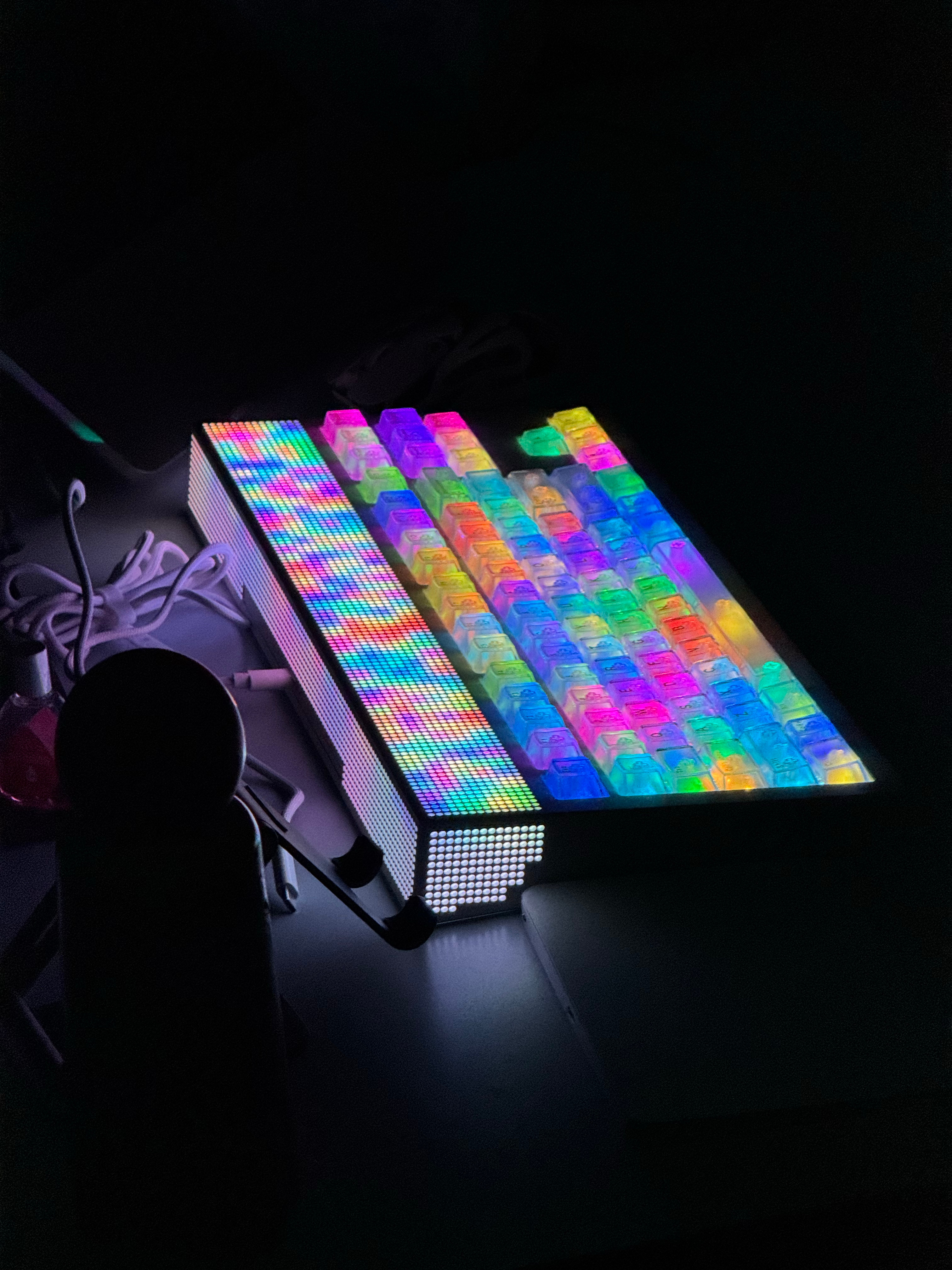 neon80真的是属于耐看型第一眼看不觉得任何惊艳但是真的 越看越好看 