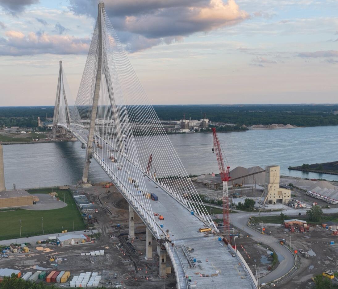 特朗普今天发文说：“众所周知，几十年来加拿大对美国非常不公平。现在，情况正在对美