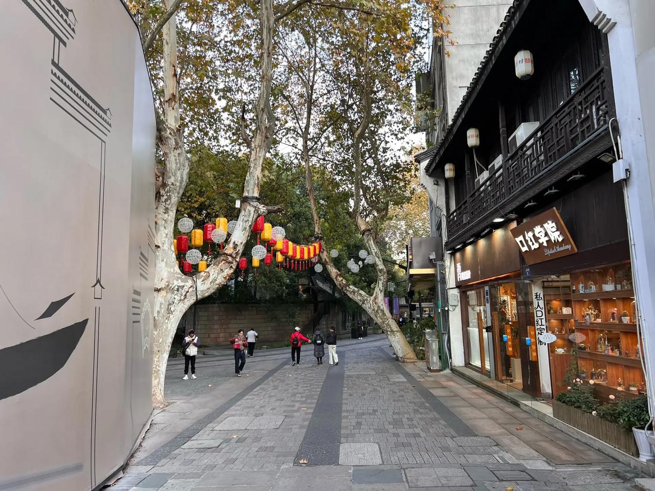 于海青：为何说文化科技融合是杭州竞争力？ 当你在杭州的每一条街道上漫步的时候，不